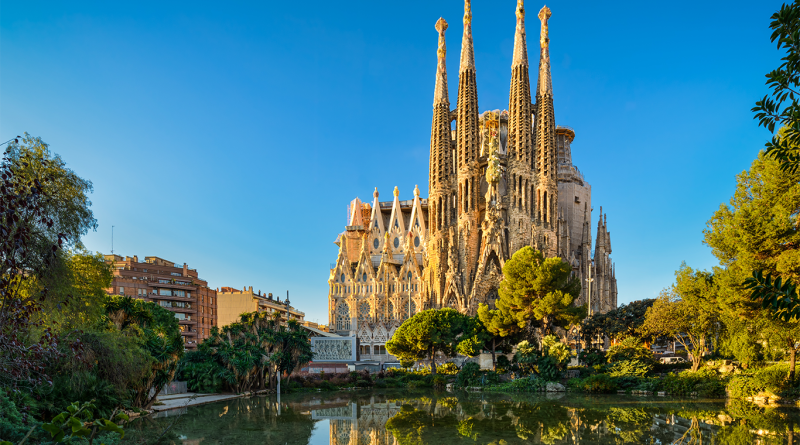 Sagrada Família construction on bright day to support article