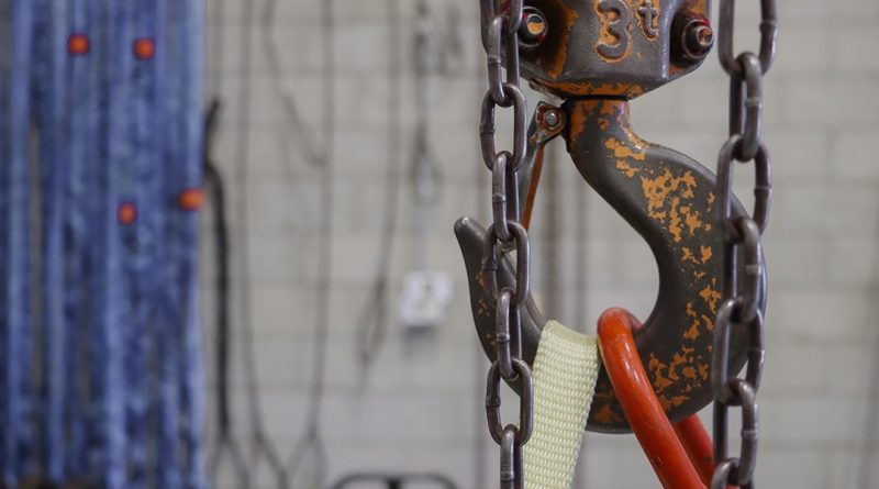 Rigging operations in construction