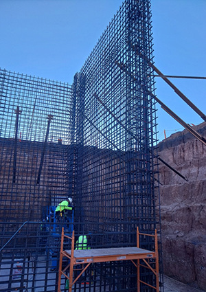 rebar cage assembly and steel fixing for a heavy concrete structure